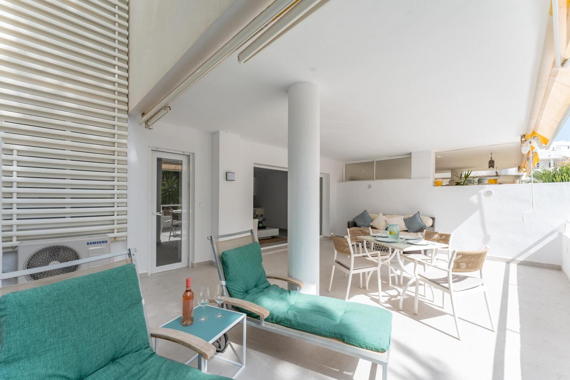 Renovated 2 Bedroom 5 Min Walk To The * Marbella